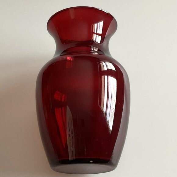 RED GLASS VASE BOUQUET DECORATIVE - Picture 8 of 8